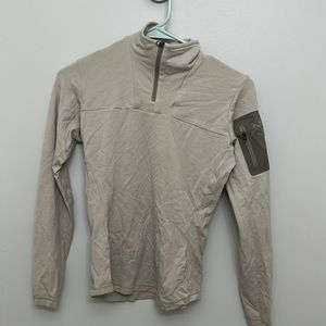 Arc’teryx comfy pull over half zip
